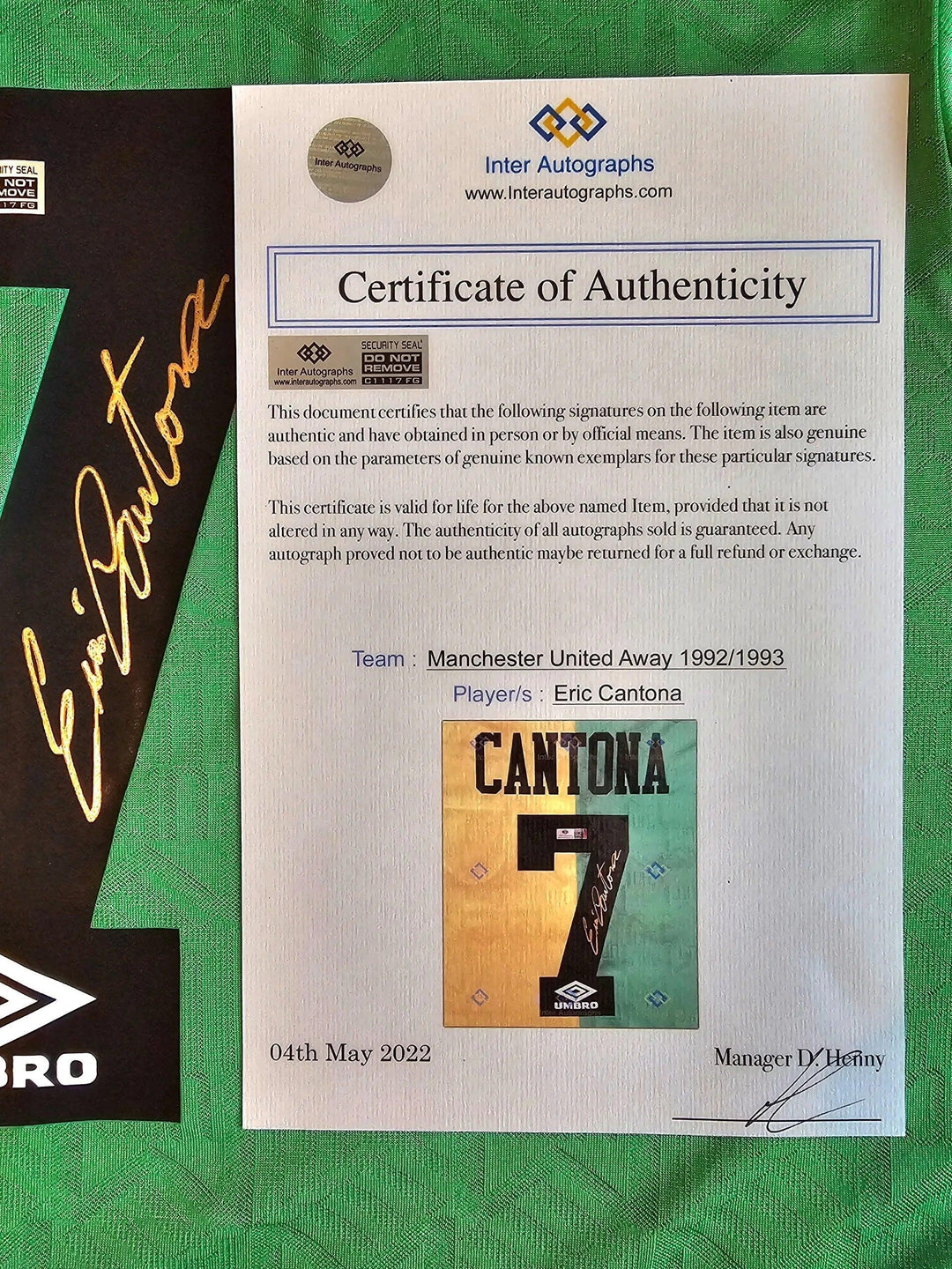 Eric Cantona 7 Manchester United 1992-1993 Away - Signed Soccer Shirt | Museum-Quality Framing