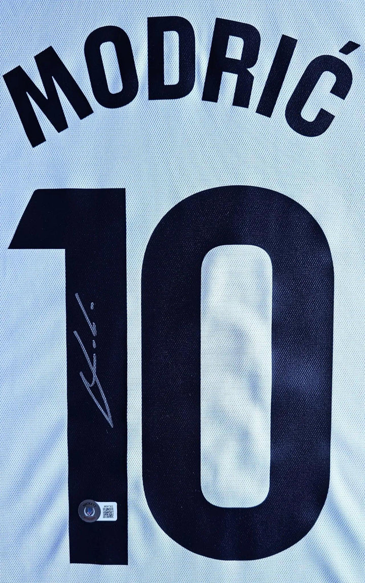 Luka Modric 10 Real Madrid 2023-2024 Home - Signed Football Shirt | Beckett COA