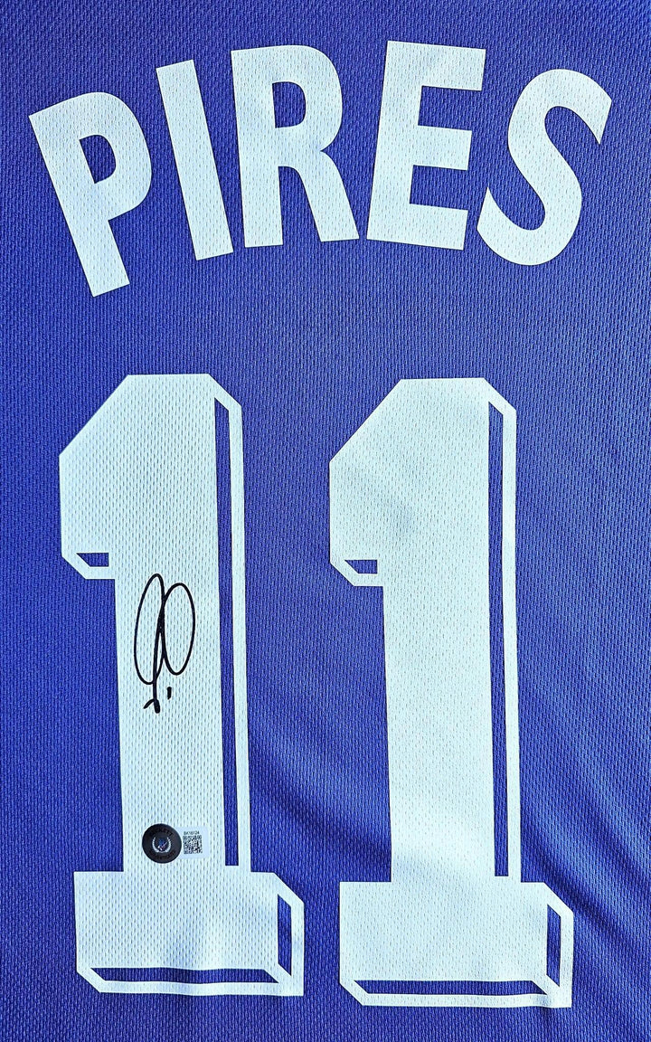 Robert Pires 7 France 1998 World Cup - Signed Soccer Shirt | World Cup Glory