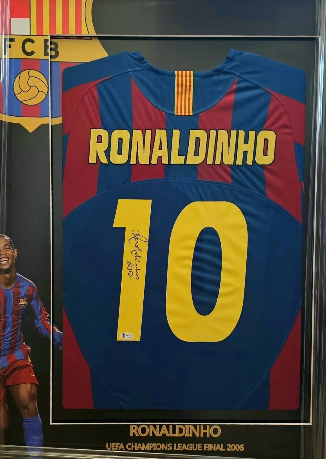 Ronaldinho 10 FC Barcelona 2006 Home - Signed Soccer Shirt | UEFA Champions League Final