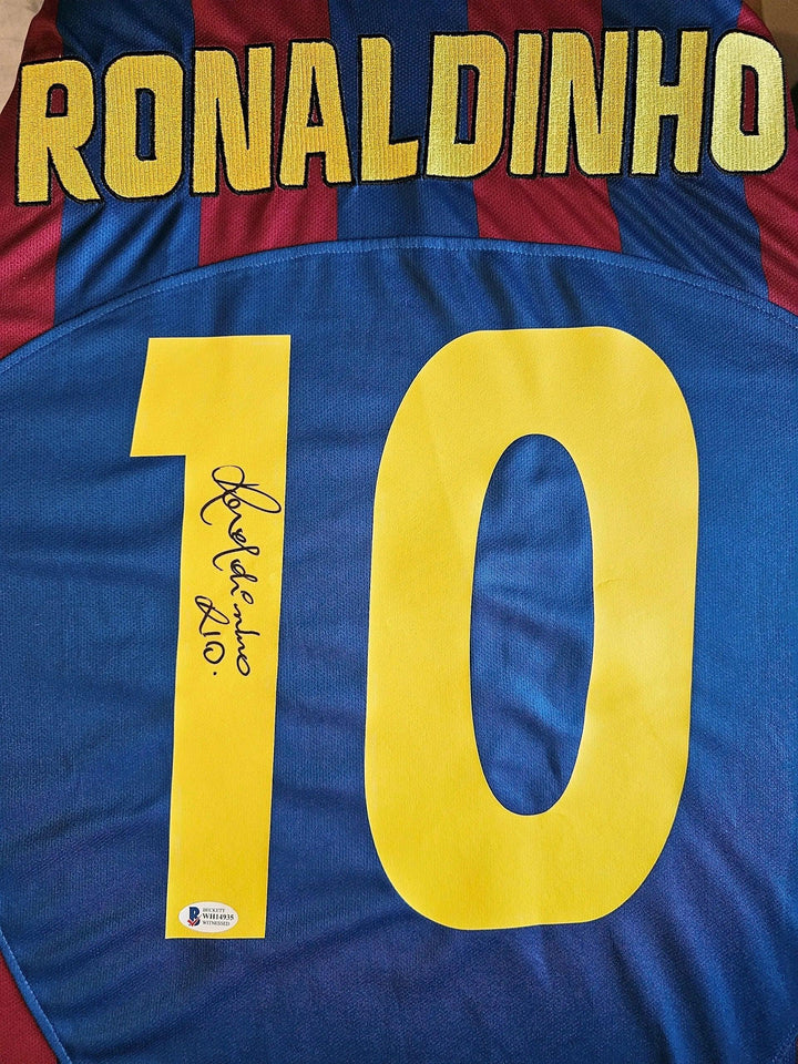 Ronaldinho 10 FC Barcelona 2006 Home - Signed Soccer Shirt | UEFA Champions League Final