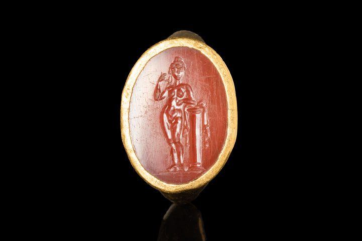 Exquisite Hellenistic Gold Ring with Carnelian Intaglio Depicting Venus