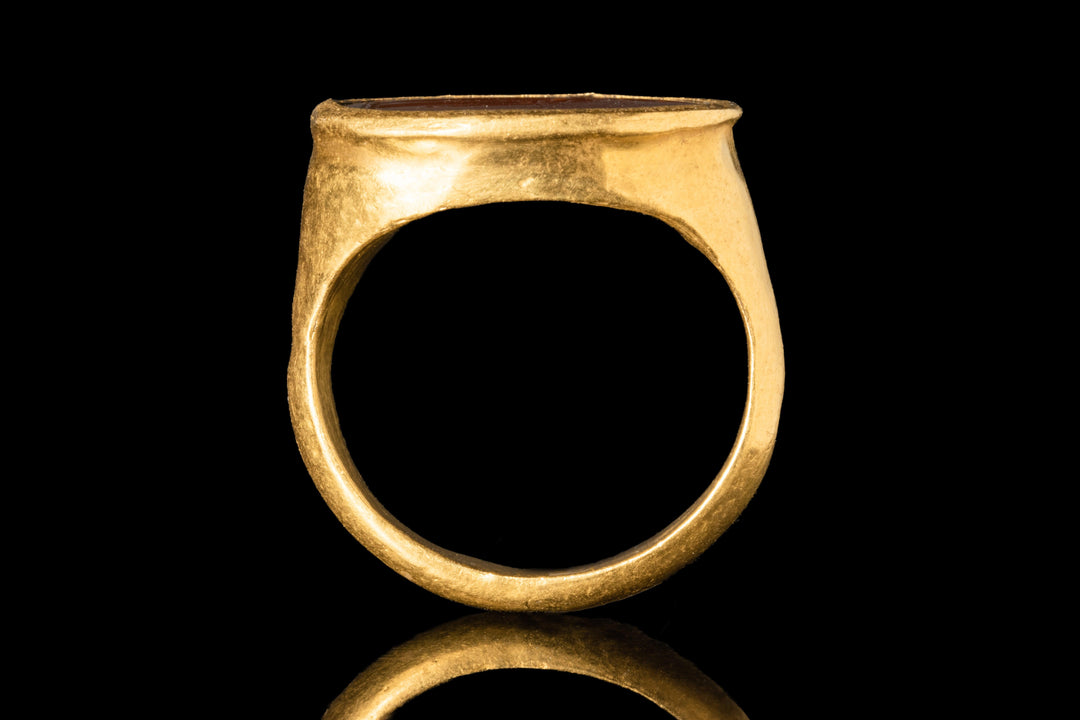 Exquisite Hellenistic Gold Ring with Carnelian Intaglio Depicting Venus